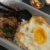 ฉุน กะเพรา by sontana เชียงราก