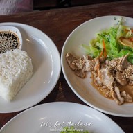 ครัวเมืองทอง อาหารตามสั่งลำแต้ ๆ ปากช่อง