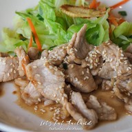 ครัวเมืองทอง อาหารตามสั่งลำแต้ ๆ ปากช่อง