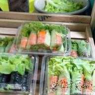 Mama Salad (มาม่ะ สลัดโรล&สลัดผักผลไม้)