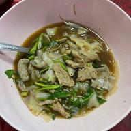 อาซียะห์ ก๋วยเตี๋ยวเนื้อต้มยำ (ปากซอยนครเขื่อนขันธ์8)
