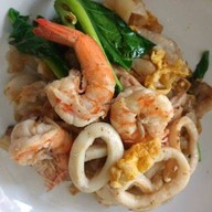 ราดหน้าภราพร ( สาขา2ตลาดนัดบ๊อกสเปซ)