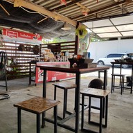 ก๋วยเตี๋ยวเนื้อโกเบ โรงเตี๊ยมสีแดง