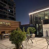 RIVERVIBE Restaurant and Bar
