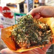 กิน กิน ทาโกะยากิ (Gin Gin Takoyaki & café たこ焼き & カフェ ตลาดบ้านสวนซอยคุณพระ