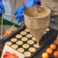 กิน กิน ทาโกะยากิ (Gin Gin Takoyaki & café たこ焼き & カフェ ตลาดบ้านสวนซอยคุณพระ