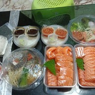 Salmon inari  บ้านบึง