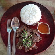 ก๋วยเตี๋ยวเนื้อโกเบ โรงเตี๊ยมสีแดง
