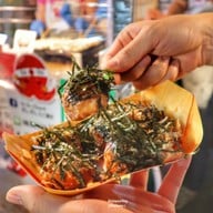 กิน กิน ทาโกะยากิ (Gin Gin Takoyaki & café たこ焼き & カフェ ตลาดบ้านสวนซอยคุณพระ