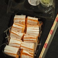 แซลมอนรีพับบลิค (Salmon Republic) สี่พระยา