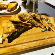 เมนูของร้าน Midwinter Green