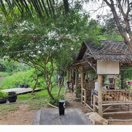 ส้มตำริมบึง