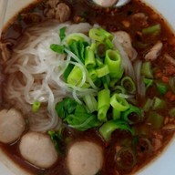 ก๋วยเตี๋ยวเรือ ลิ้มรส อร๊อยอร่อย โชคชัย4 ซอย78