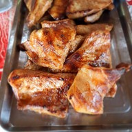 ส้มตำริมบึง