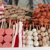 ลูกชิ้นทอด เรณู-ส นวมินซอย3ข้างเซเว่น