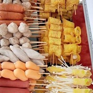 ลูกชิ้นทอด เรณู-ส นวมินซอย3ข้างเซเว่น