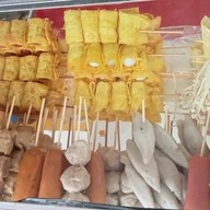 ลูกชิ้นทอด เรณู-ส นวมินซอย3ข้างเซเว่น