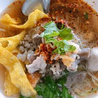 นายพล ถนนรอดบุญ