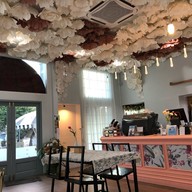 Cafe et Igloo