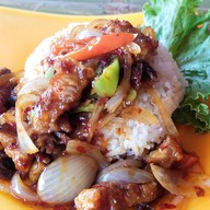 เจ๊นิ อาหารตามสั่ง และ กาแฟสด คลองรั้งเส้นใน