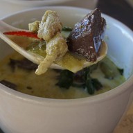 บ้านสวน ขนมจีน - ตำแคปหมู