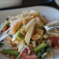 บ้านสวน ขนมจีน - ตำแคปหมู