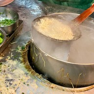 จอนยาว บะหมี่ เกี๊ยว