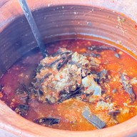 ขนมจีนมีน้ำยา (Me Nam Yaa)