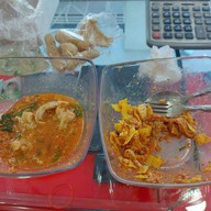 เมนูของร้าน เส้นหมี่ไก่ฉีก อร่อยเละ พระโขนง