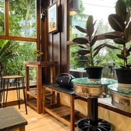 บรรยากาศ Hidden cafe  แหนมเนืองลับเล