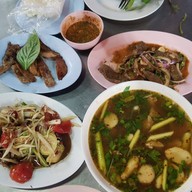 เมนูของร้าน ลาบ101 ถนนชัยพฤกษ์ หน้าปั๊ม ปตท