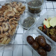 เมนูของร้าน มาดามไส้อั่ว ปิ่นเกล้า