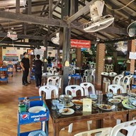 ซุ้มกุ้งเต้นหนองปึ๋ง