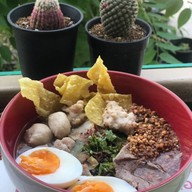 ก๋วยเตี๋ยวต้มยำ ข้าวขาหมู(tam yom) 🌶🔥 ซอยชมวิว