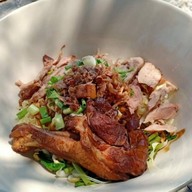 ก๋วยเตี๋ยวเป็ดแป๊ะยิ้ม ถนนบุรีรัมย์ ประโคนชัย