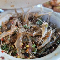 ซุ้มกุ้งเต้นหนองปึ๋ง