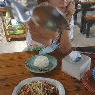 บรรยากาศ ร้านตำหรอย