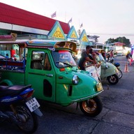 ร้านหม่าล่าพ่นไฟ สถานีรถไฟตรัง