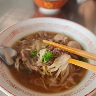 โกเกี๋ยง เกาเหลาเนื้อตุ๋น หมูตุ๋น ริมคลองสามชัย