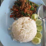 ร้านก๋วยเตี๋ยวรวยเส้น & อาหารตามสั่ง ลำปาง (อัศวิน) สาขา1