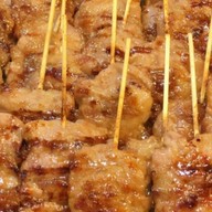 PTข้าวเหนียวหมูปิ้ง BY.เจ๊ต๋อย (เช้า)ข้างสุพรรณบุ๊ค สะพานสีหมอก (เย็น)หน้า7-11หมู่บ้านยิ่งรวยสีหมอก