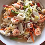 เจ้นุ้ยยำไก่แซ่บ อาหารตามสั่ง ซอยหน้าวัดหัวลำโพง