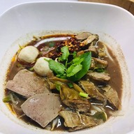 โกข้าวมันไก่ตอน & ก๋วยเตี๋ยวเรือ คู้บอน ซอย 4
