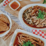 ข้าวขาหมูบางรัก เชียงราย