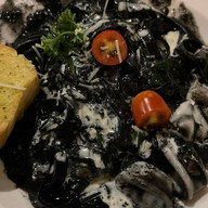 S Cafe' & Bistro