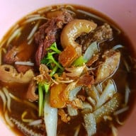 ก๋วยเตี๋ยวหมูตุ๋น-เนื้อตุ๋น นายเหมาะ