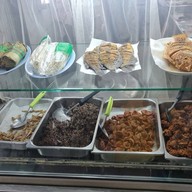 เมนูของร้าน ข้าวต้มนายหนุ่ม