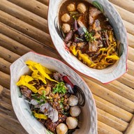 ก๋วยเตี๋ยวเรือโกสอง