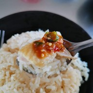 ข้าวมันไก่ตุ้มทอง