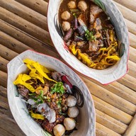 ก๋วยเตี๋ยวเรือโกสอง